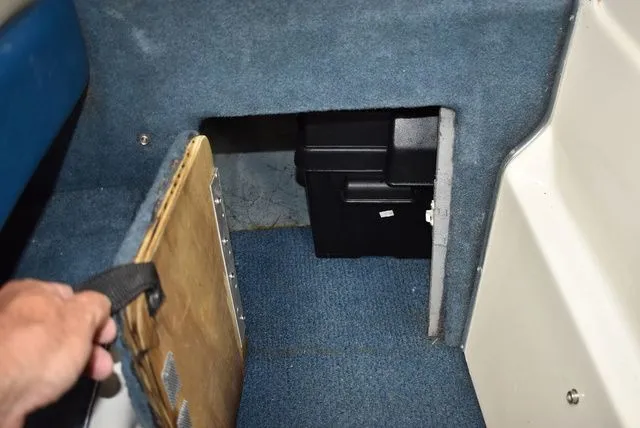 Slide: The Image of Bayliner Marine 2100 SR 1997 - 41