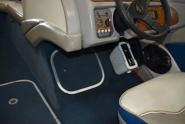 Slide: The Image of Bayliner Marine 2100 SR 1997 - 65