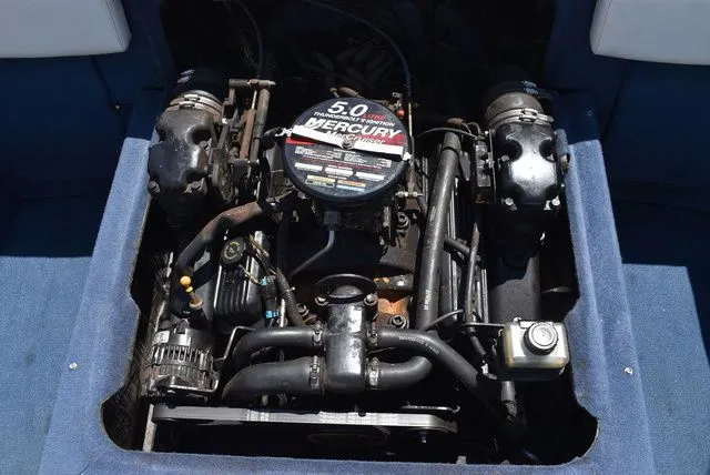 Slide: The Image of Bayliner 2150 Capri Bowrider 2001 - 26