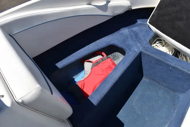 Slide: The Image of Bayliner 2150 Capri Bowrider 2001 - 40