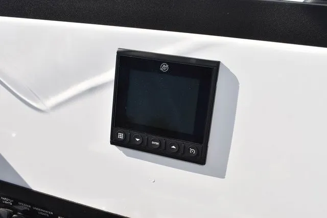 Slide: The Image of Blackfin 222 CC 2025 - 48