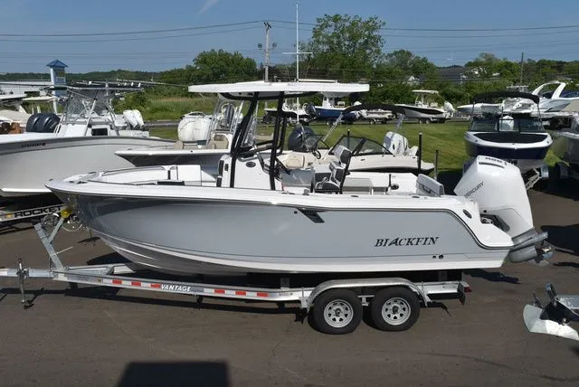 Slide: The Image of Blackfin 222 CC 2025 - 7