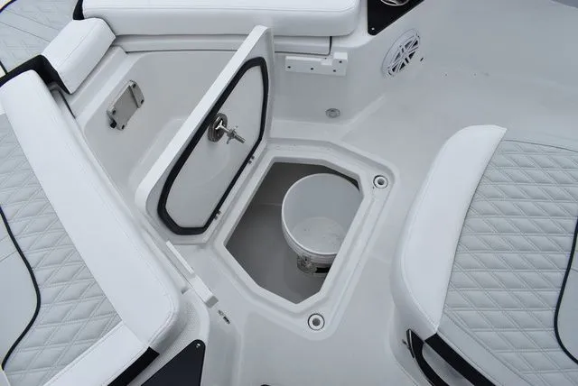 Slide: The Image of Blackfin 222 CC 2024 - 60