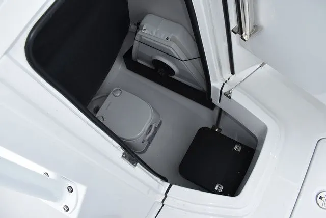 Slide: The Image of Blackfin 222 CC 2024 - 64