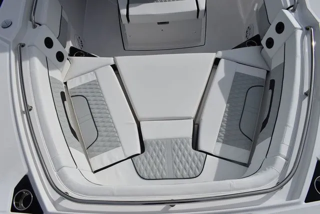 Slide: The Image of Blackfin 272CC 2024 - 28