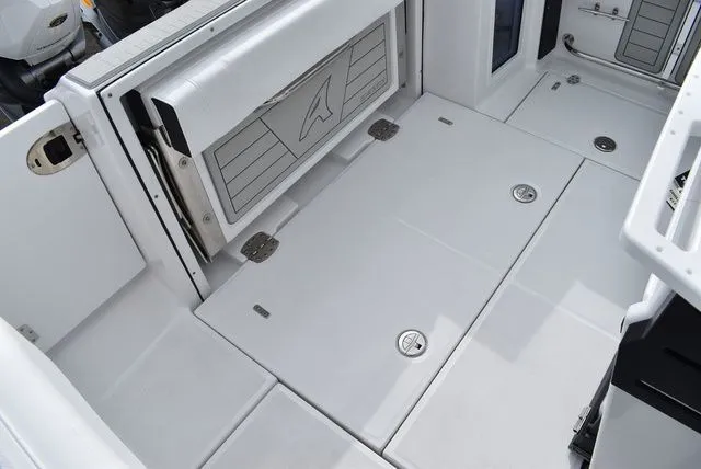 Slide: The Image of Blackfin 272CC 2024 - 39