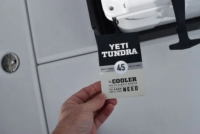 Slide: The Image of Blackfin 272CC 2024 - 53