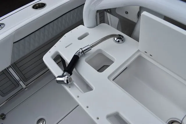 Slide: The Image of Blackfin 272CC 2024 - 58