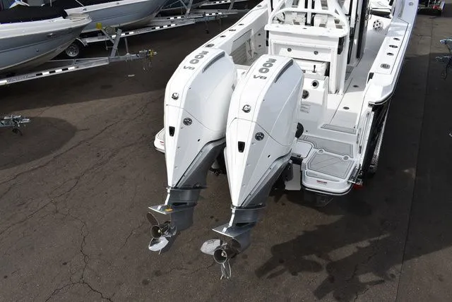 Slide: The Image of Blackfin 272CC 2024 - 6