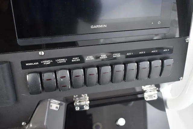 Slide: The Image of Blackfin 272CC 2024 - 71