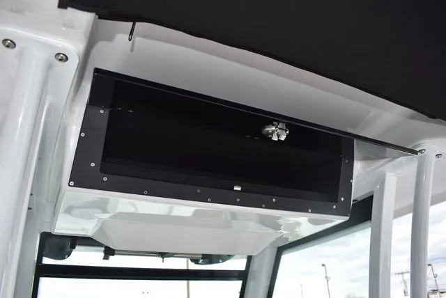 Slide: The Image of Blackfin 272CC 2024 - 81