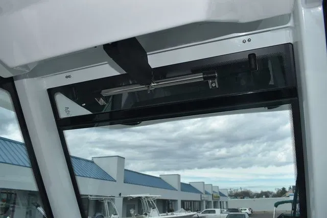 Slide: The Image of Blackfin 272CC 2024 - 82