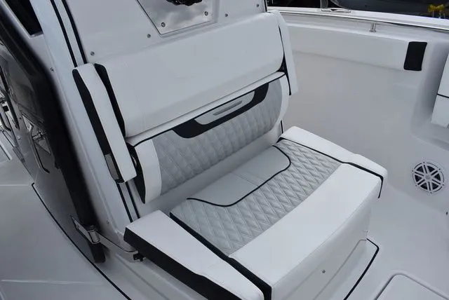 Slide: The Image of Blackfin 272CC 2024 - 95