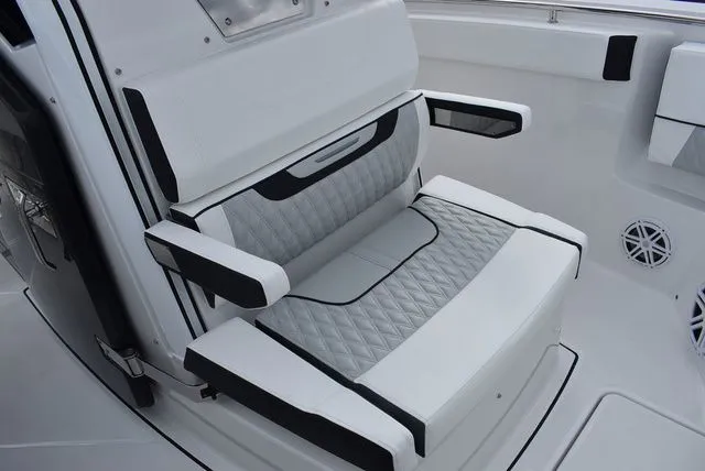 Slide: The Image of Blackfin 272CC 2024 - 96