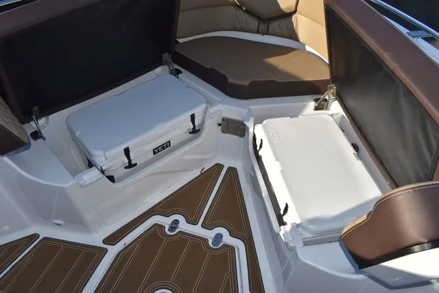 Slide: The Image of Monterey Elite 30 OB 2025 - 70