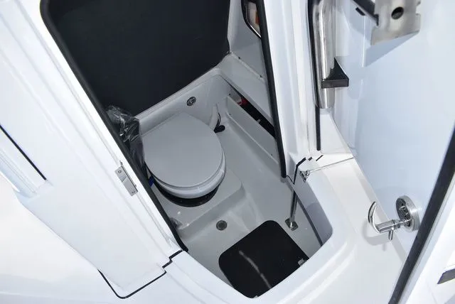 Slide: The Image of Blackfin 252 CC 2025 - 55