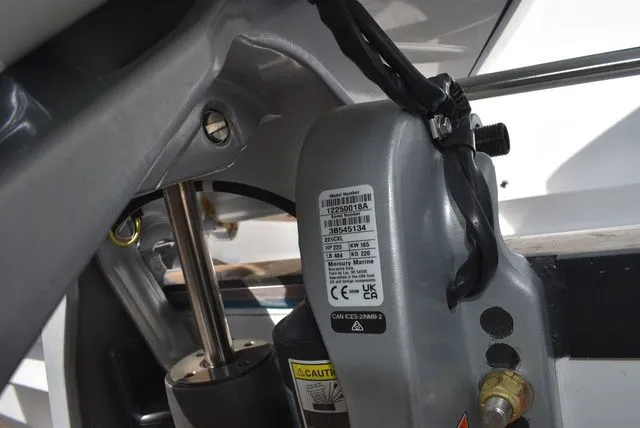 Slide: The Image of Blackfin 252 CC 2025 - 73