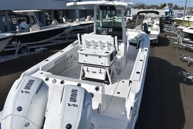 Slide: The Image of Blackfin 252 CC 2025 - 8