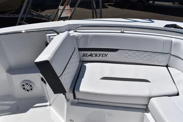 Slide: The Image of Blackfin 252 CC 2023 - 50