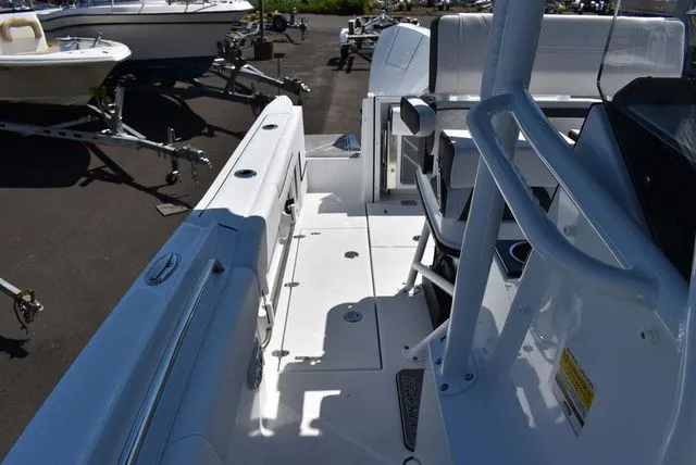 Slide: The Image of Blackfin 252 CC 2023 - 54