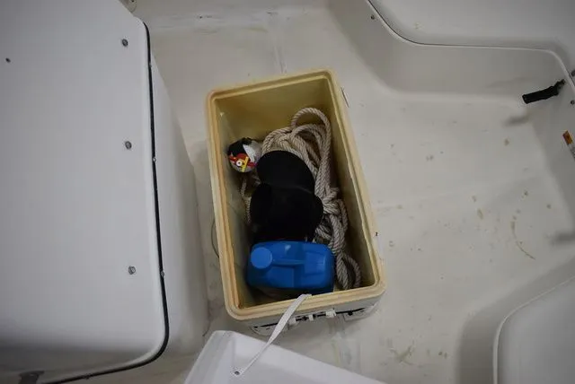 Slide: The Image of Fish Hawk 180 CC 2002 - 32