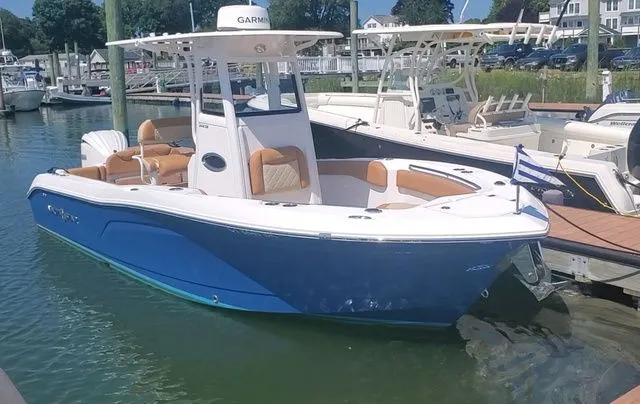 Slide: The Image of NauticStar 242 OS 2024 - 1