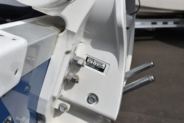 Slide: The Image of NauticStar 242 OS 2024 - 13