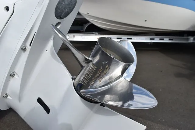 Slide: The Image of NauticStar 242 OS 2024 - 14