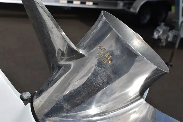 Slide: The Image of NauticStar 242 OS 2024 - 15