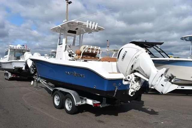 Slide: The Image of NauticStar 242 OS 2024 - 18