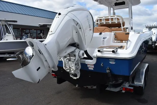 Slide: The Image of NauticStar 242 OS 2024 - 19