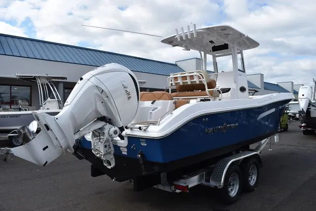Slide: The Image of NauticStar 242 OS 2024 - 20