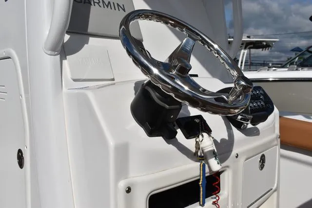 Slide: The Image of NauticStar 242 OS 2024 - 21