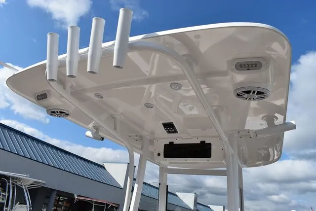 Slide: The Image of NauticStar 242 OS 2024 - 31