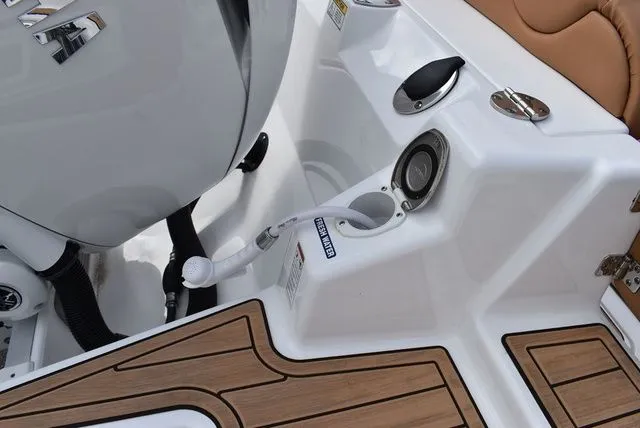 Slide: The Image of NauticStar 242 OS 2024 - 36