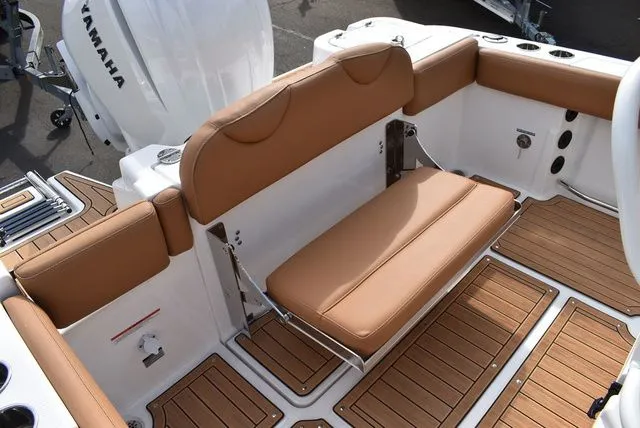 Slide: The Image of NauticStar 242 OS 2024 - 37