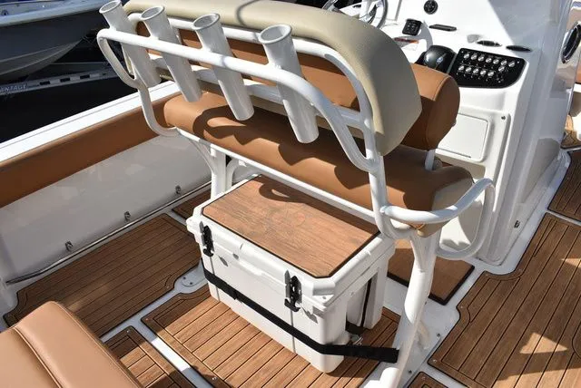 Slide: The Image of NauticStar 242 OS 2024 - 42