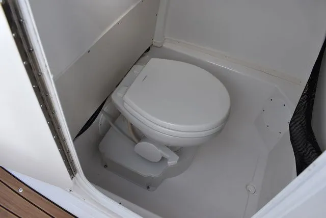 Slide: The Image of NauticStar 242 OS 2024 - 53