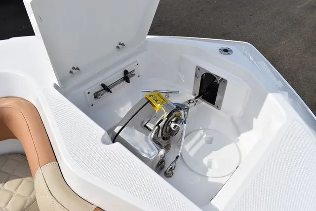 Slide: The Image of NauticStar 242 OS 2024 - 54