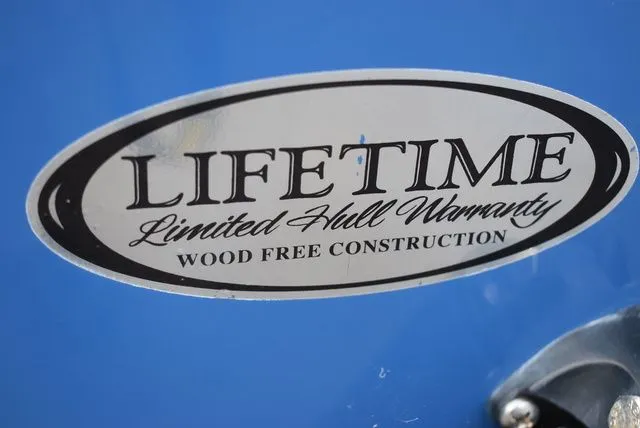 Slide: The Image of NauticStar 242 OS 2024 - 62