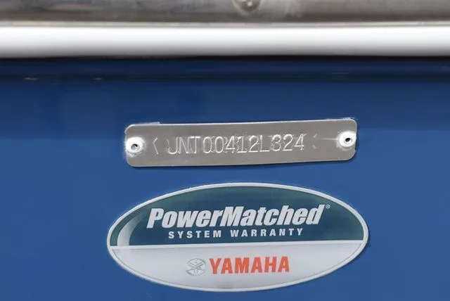 Slide: The Image of NauticStar 242 OS 2024 - 63