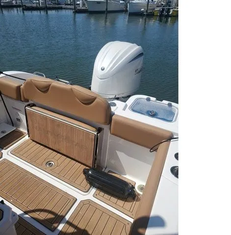 Slide: The Image of NauticStar 242 OS 2024 - 8