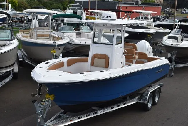 Slide: The Image of NauticStar 242 OS 2024 - 9