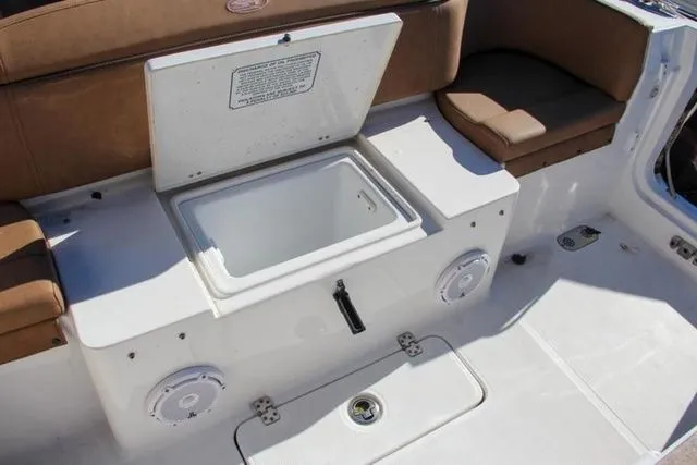 Slide: The Image of Sea Hunt Ultra 275 SE 2021 - 17