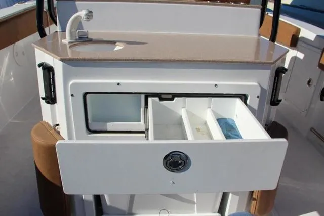 Slide: The Image of Sea Hunt Ultra 275 SE 2021 - 25