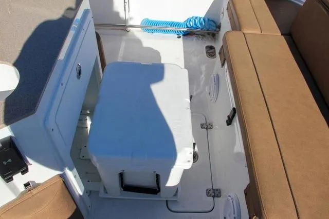 Slide: The Image of Sea Hunt Ultra 275 SE 2021 - 26