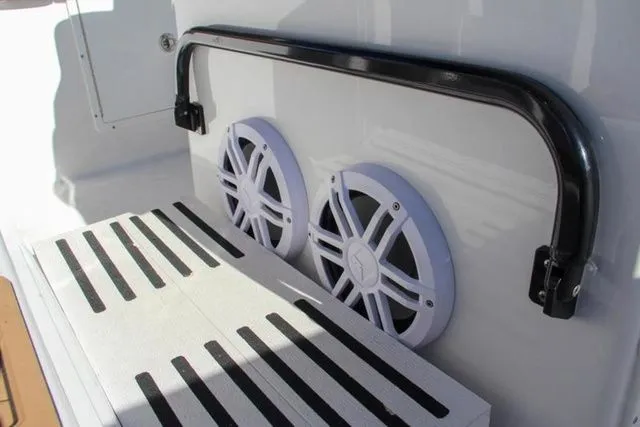 Slide: The Image of Sea Hunt Ultra 275 SE 2021 - 35