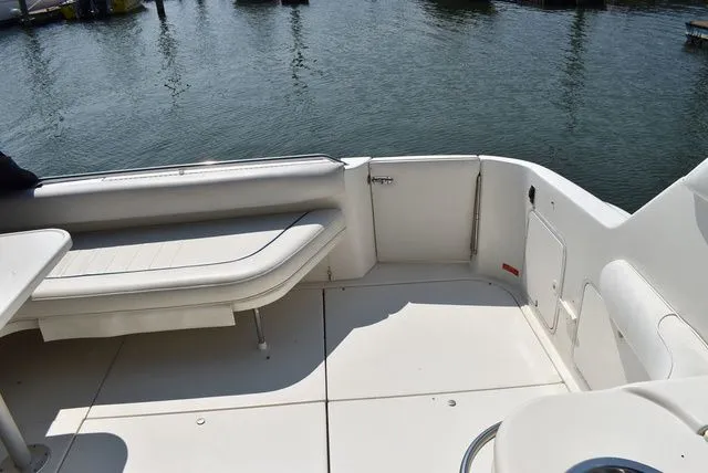 Slide: The Image of Sea Ray Sundancer 370 1995 - 16