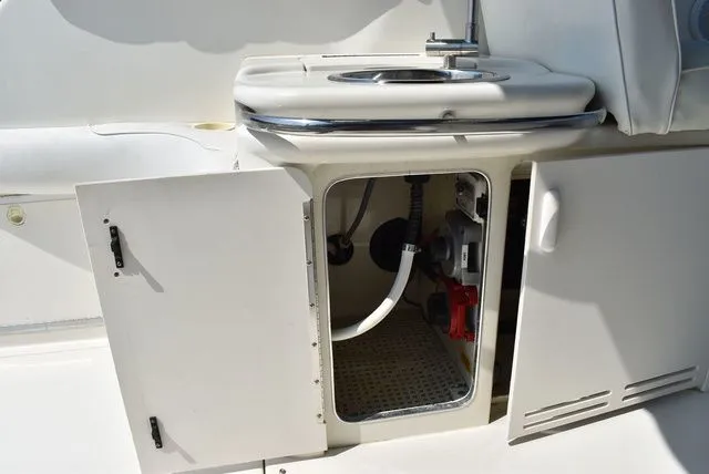 Slide: The Image of Sea Ray Sundancer 370 1995 - 23