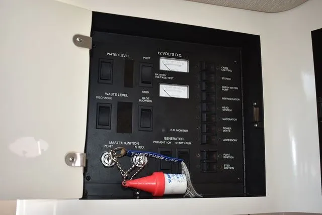 Slide: The Image of Sea Ray Sundancer 370 1995 - 63